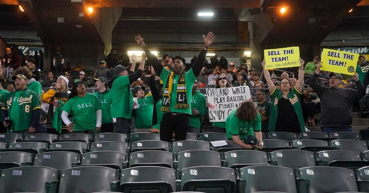 MLB acepta que equipo de Oakland se mude a Las Vegas
