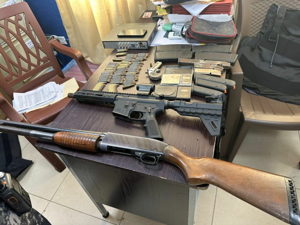 Medidas coercitivas contra cuatro vinculados a red internacional de tráfico de armas