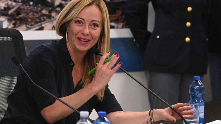 Meloni sufre un engaño telefónico de "impostores" rusos y habla sobre Ucrania