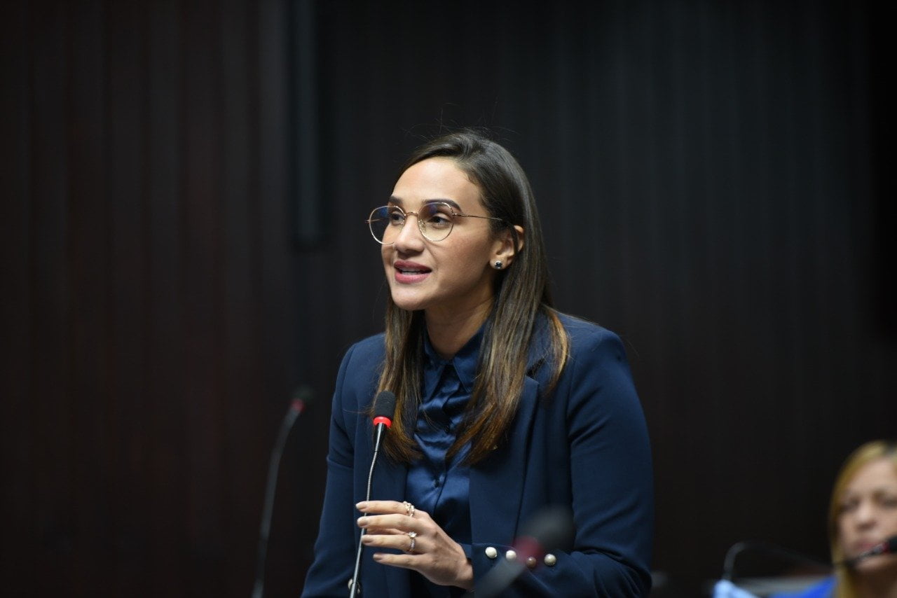 Priscila D´ Oleo hace un llamado urgente a eficientar acciones y frenar la violencia contra las mujeres
