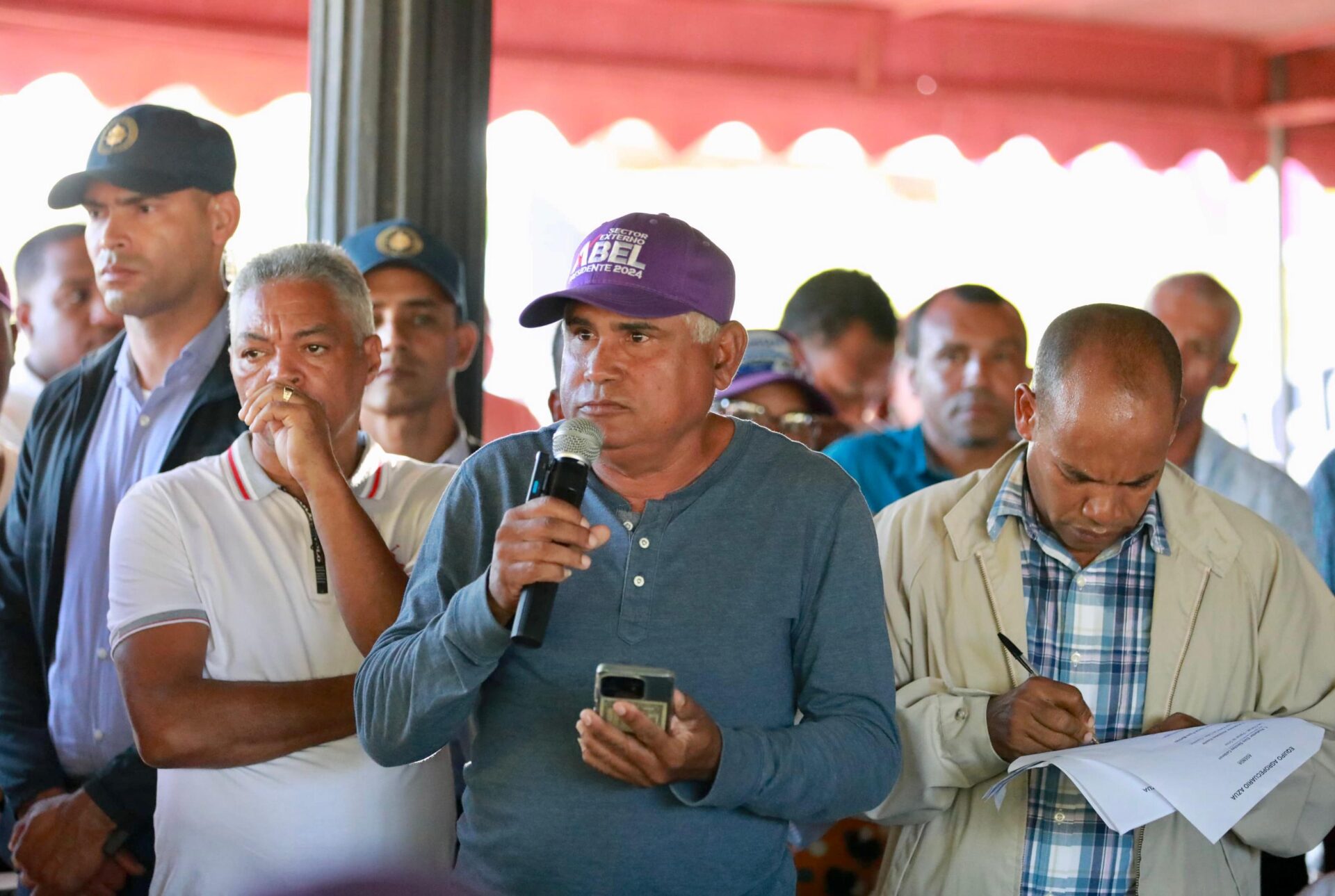 Productores de Azua han tenido que comprometerse a mantenerse ante abandono del Gobierno