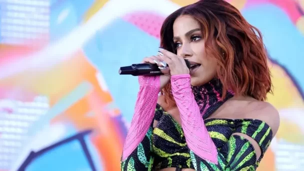 Anitta lanza ‘Joga pra lua’, un nuevo single tropical que confirma su vuelta al funk