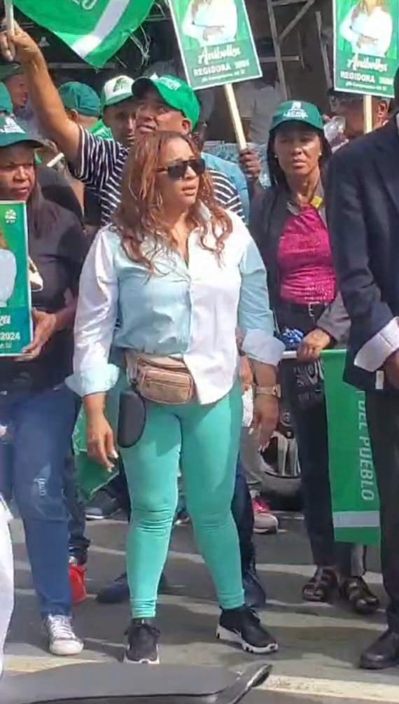 Candidata a regidora de SDE, Anibelka Rodríguez, promete trabajar sin tregua por municipio sonado