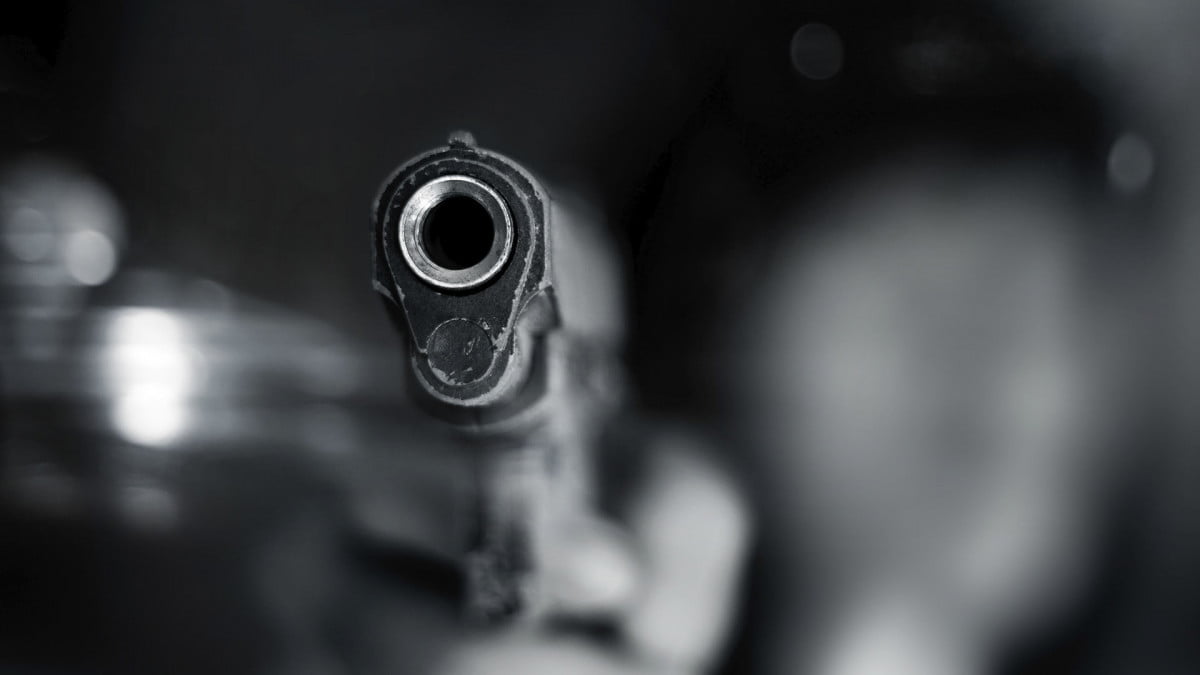Condenan a dos hombres a 30 y 5 años de prisión por asesinato en nombre de una mujer
