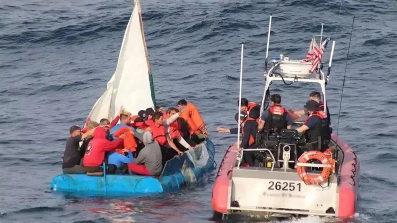 Detienen a 54 migrantes dominicanos y 9 haitianos cerca de aguas de Puerto Rico