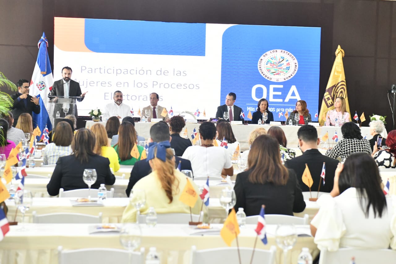 La JCE realiza taller sobre el derecho de las mujeres a una vida política sin violencia