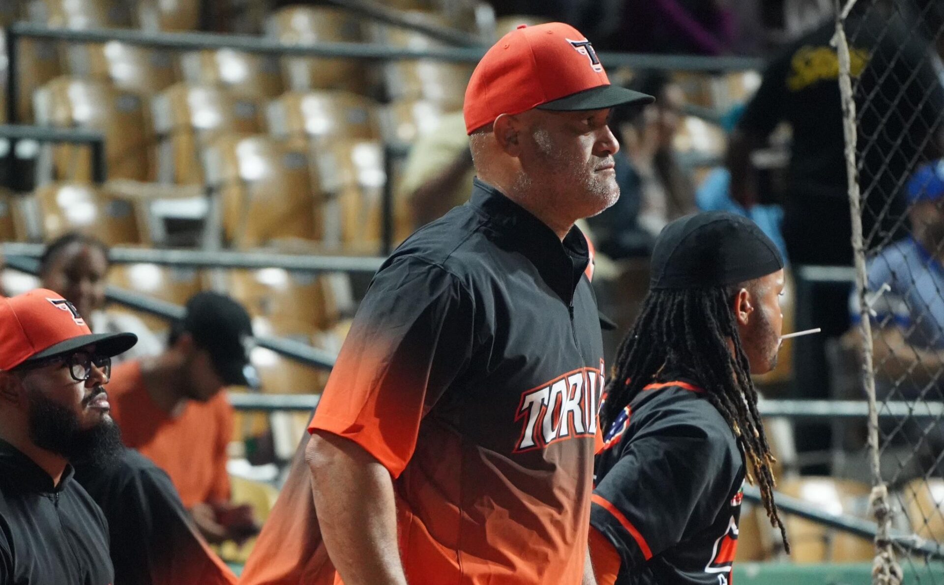 Mendy López cumple su pronóstico de dirigir en la LIDOM con Toros