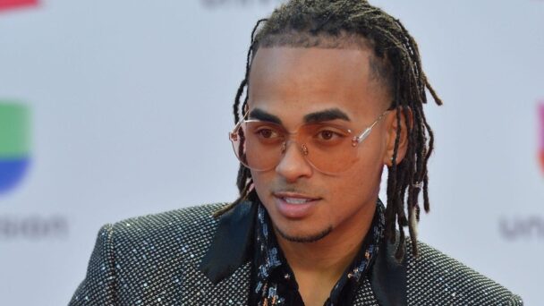Ozuna se une al merengue típico con El Rubio Acordeón