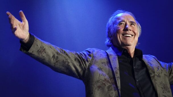Serrat, un largo viaje musical comprometido con la libertad
