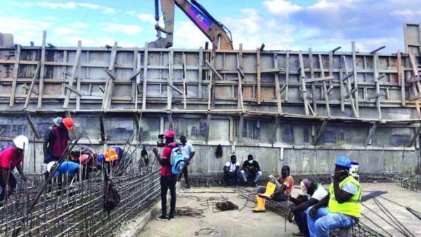 ¡Haitianos Desafían a las Autoridades Dominicanas y Amplían Canal de Riego desde Río Masacre!