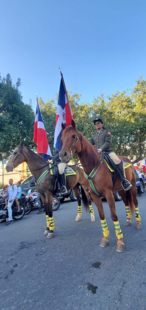 Cientos disfrutan de exhibición y cabalgata duartiana en Zona Colonial