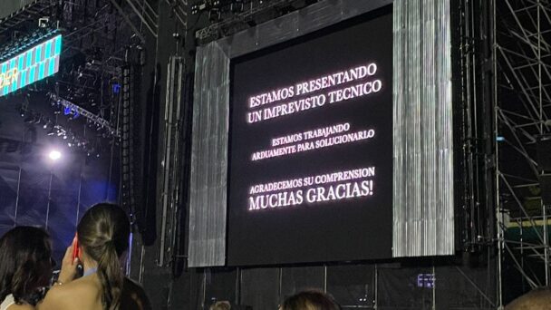 Decepción e molestia causó en el público suspensión del concierto de Luis Miguel