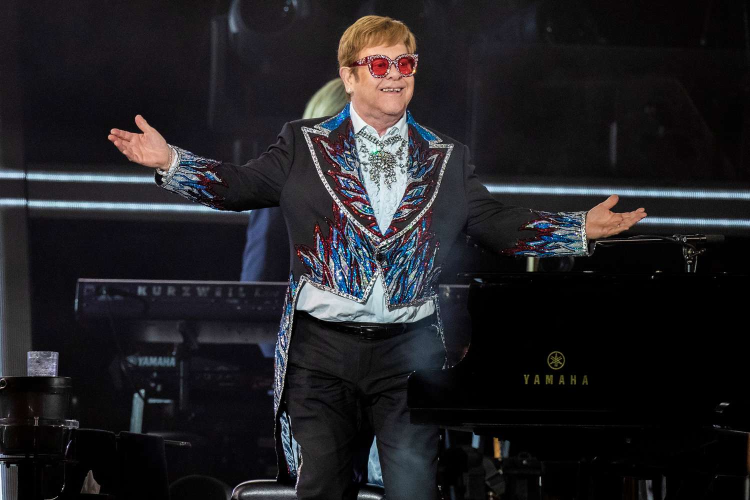 Elton John se convierte en un artista EGOT al ganar su primer Emmy Elton John se convierte en un artista EGOT al ganar su primer Emmy