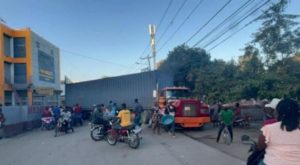 Haitianos presionan a ejecutivos de Codevi en busca de apoyo a Guy Philippe Haitianos presionan a ejecutivos de Codevi en busca de apoyo a Guy Philippe