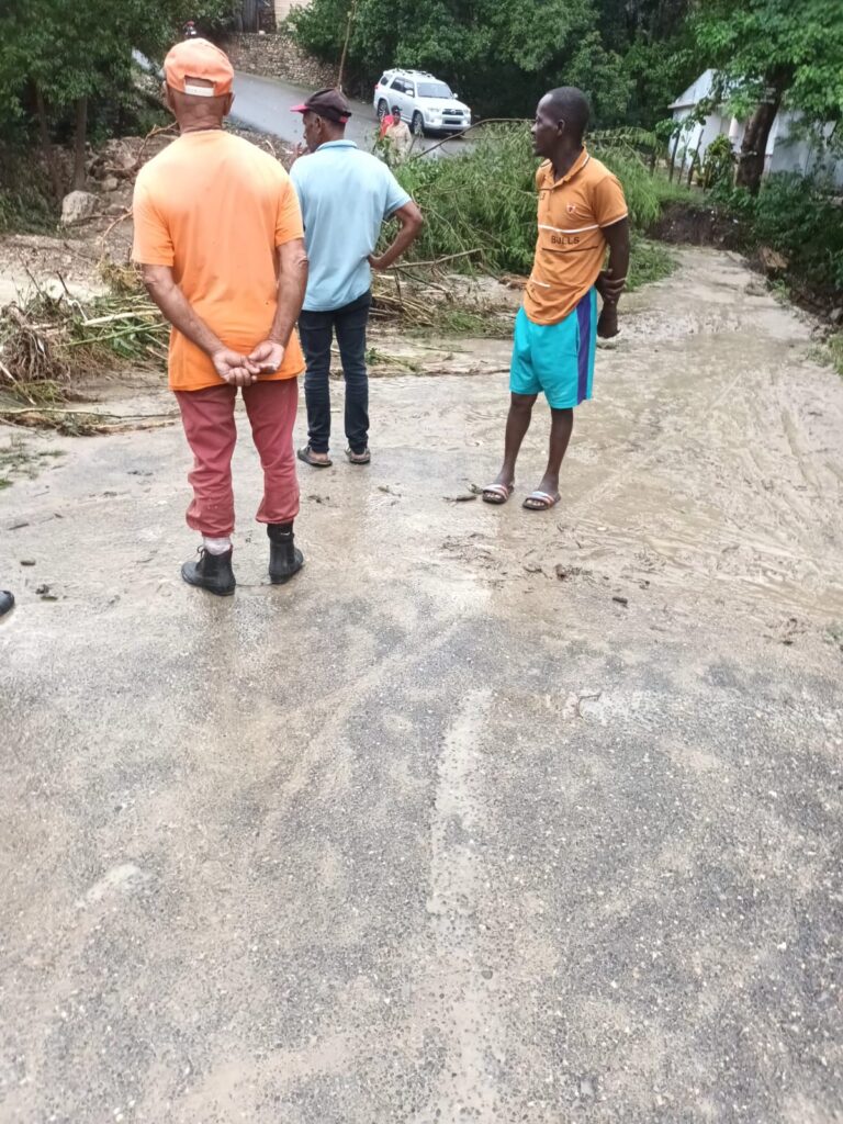 Inundaciones por lluvias afectan comunidades parte oeste Puerto Plata Inundaciones por lluvias afectan comunidades parte oeste Puerto Plata
