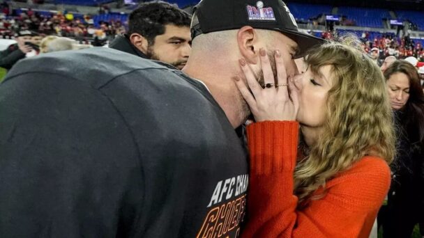 Redes sociales suprimen la búsqueda ´Taylor Swift IA´ tras filtración de imágenes falsas