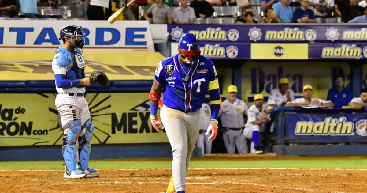 Ronald Acuña abandona a su equipo en Venezuela