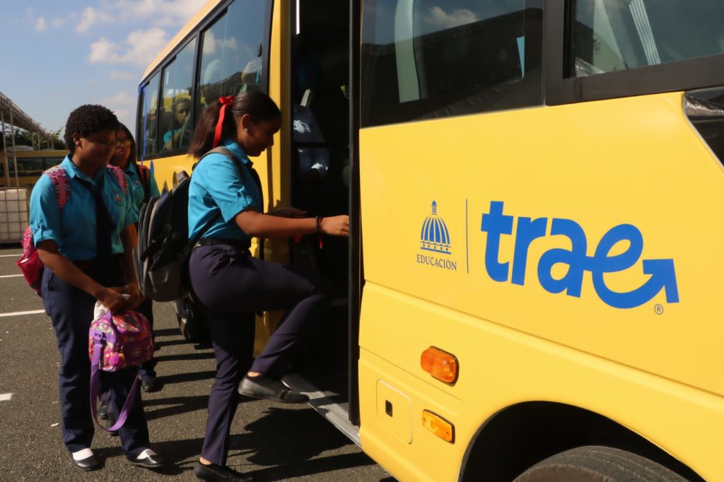 Sistema de Movilidad Escolar llega al Oeste de la Regional 15 de Educación