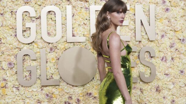 Taylor Swift paraliza la alfombra roja de los Globos de Oro