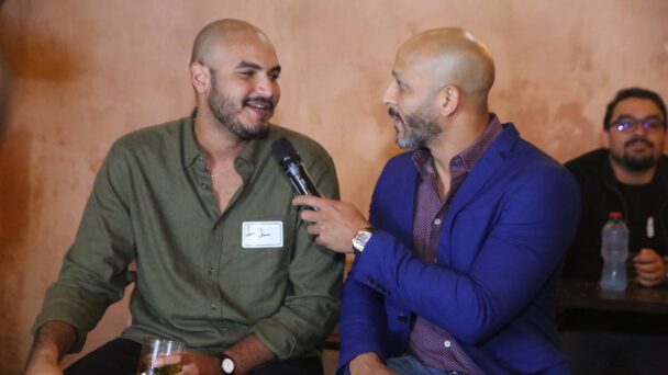 Productores de cine realizan citas a ciega al estilo película