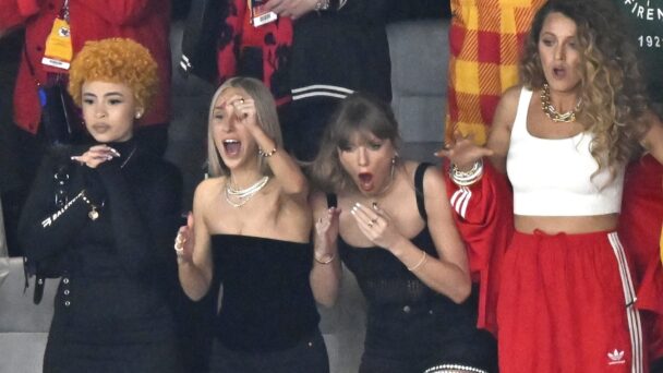 Taylor Swift llega al Allegiant Stadium de Las Vegas para el Super Bowl