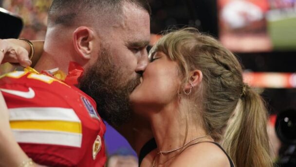 Taylor Swift y Travis Kelce reinan en el Super Bowl      