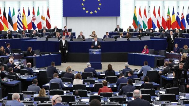 Tu reloj y tu nevera también pueden ser 'hackeadas', pero esta nueva ley de la UE quiere evitarlo