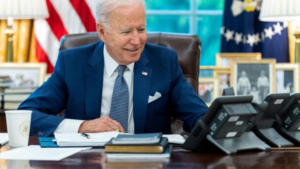 Estados Unidos decide si amplia la "aterradora" ley que le permite espiar indiscriminadamente a extranjeros