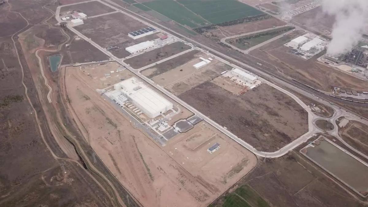 ’España está acelerando su desertificación': el despliegue de centros de datos de Microsoft y Amazon inquieta a varios expertos ’España está acelerando su desertificación': el despliegue de centros de datos de Microsoft y Amazon inquieta a varios expertos