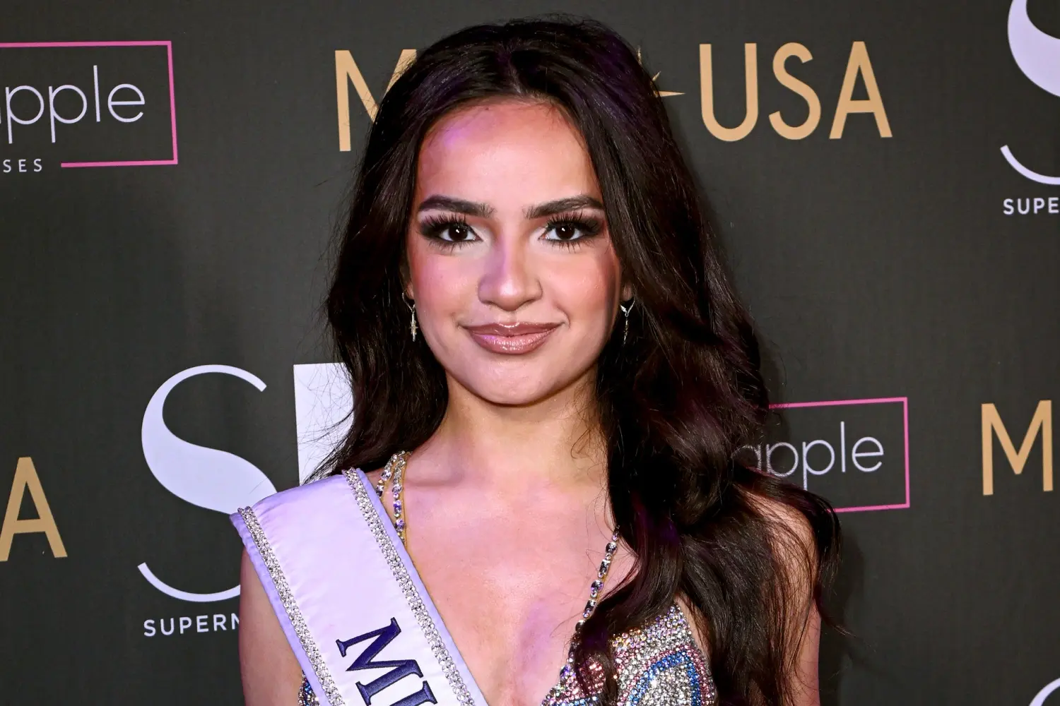 Miss Teen Estados Unidos también renuncia a su corona tras hacerlo Miss USA Miss Teen Estados Unidos también renuncia a su corona tras hacerlo Miss USA
