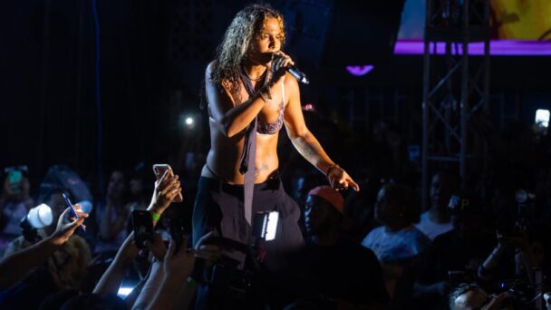 Tokischa cierra su gira en Santo Domingo con un concierto dedicado a la “gente de barrio»