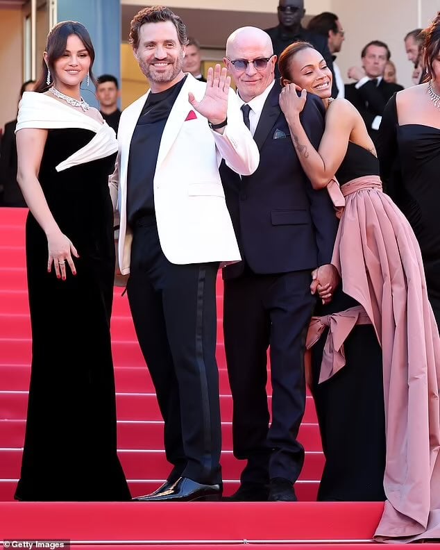 Zoe Saldaña es galardonada en Cannes por su brillante interpretación en ‘Emilia Pérez Zoe Saldaña es galardonada en Cannes por su brillante interpretación en ‘Emilia Pérez