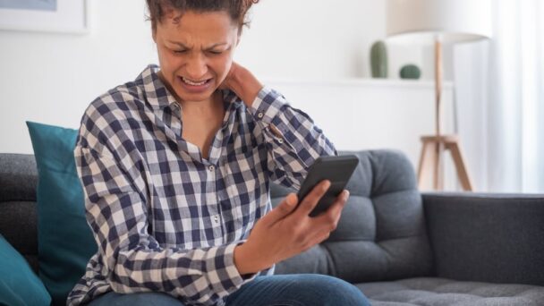 Los problemas de salud causados por los celulares y cómo evitarlos