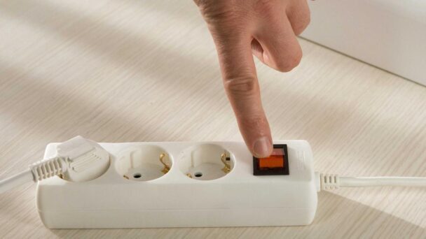 El nuevo invento para conectar dispositivos que promete acabar con las regletas