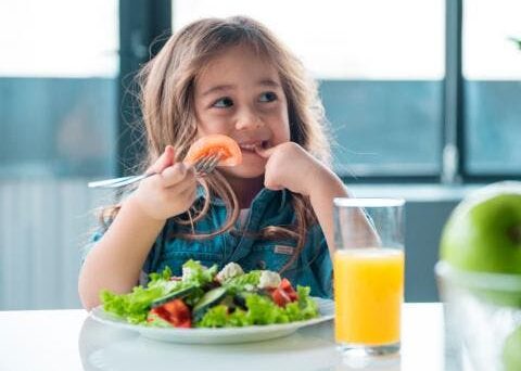 Estos son los alimentos que mejoran la concentración en niños con TDAH