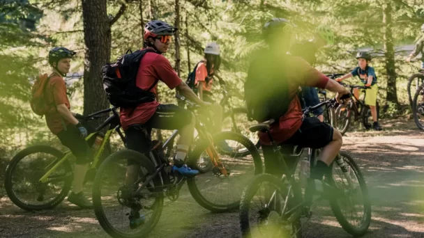 Cardiólogo ofrece consejos a los que montan bici para cuidar el corazón