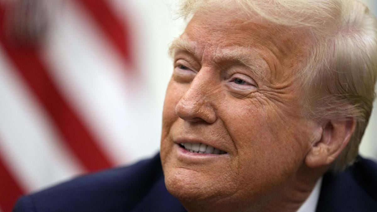 Trump irrita al sector de las criptomonedas por especular y enriquecerse con su 'memecoin'