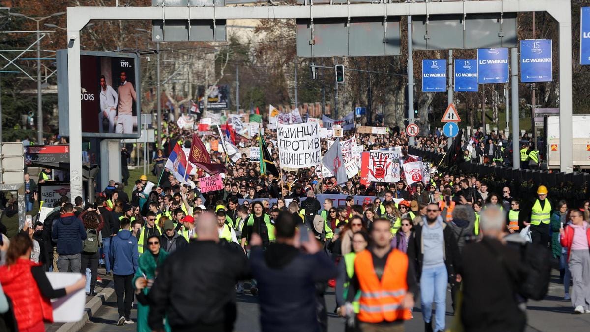 ¿Por qué ha caído el Gobierno de Serbia y qué puede pasar ahora?