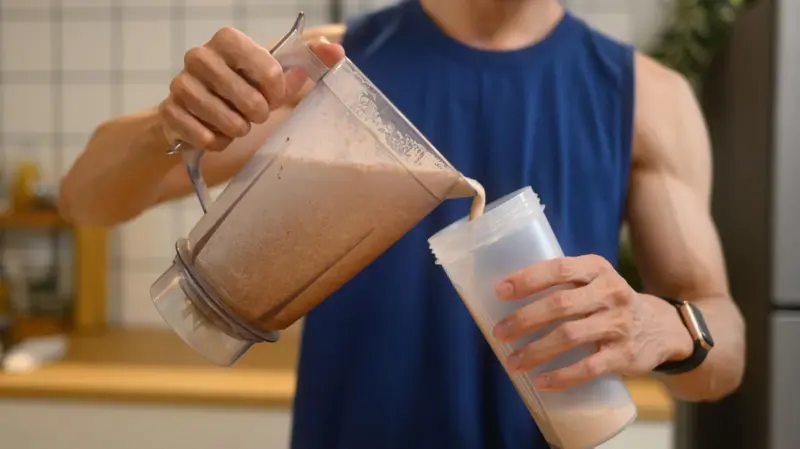 Suero de leche: clave para ganar músculo y beneficios para quiénes lo necesitan Suero de leche: clave para ganar músculo y beneficios para quiénes lo necesitan