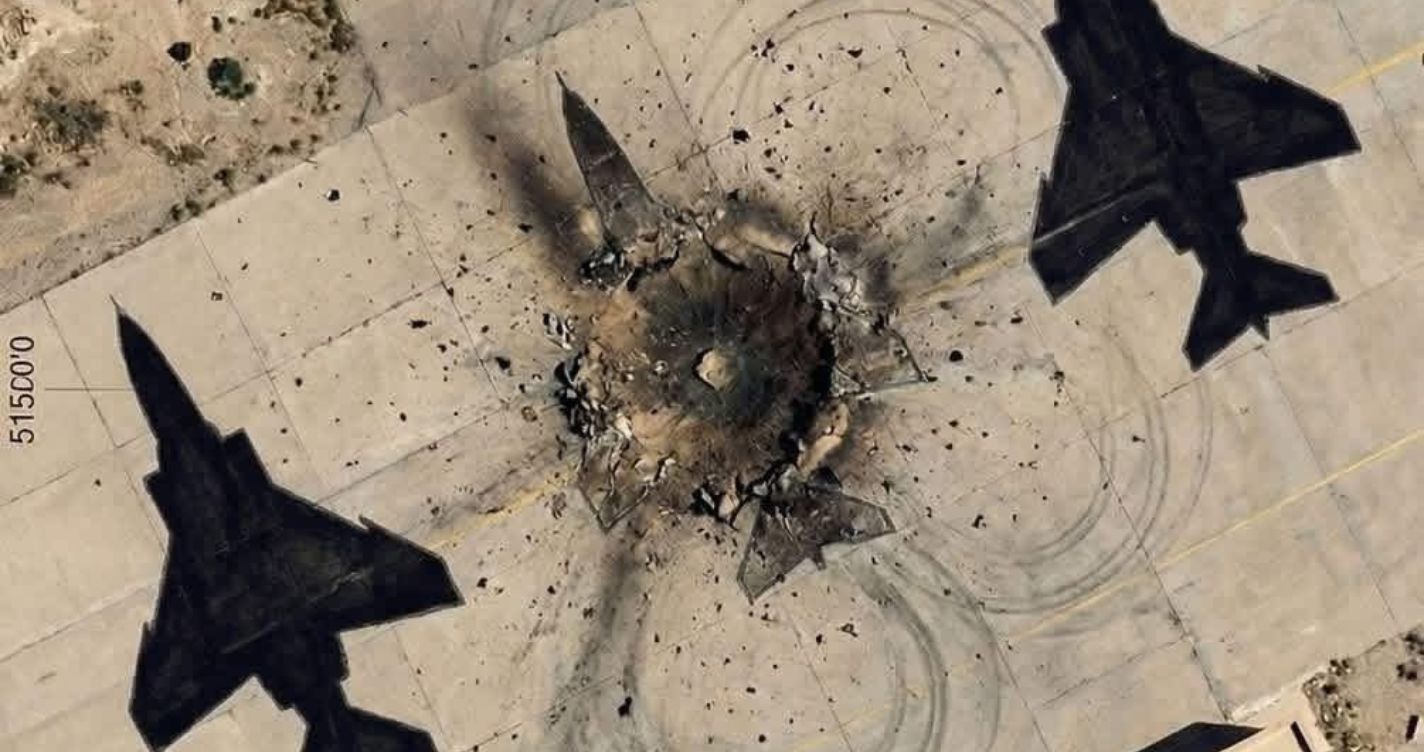 ¡Golpe maestro de Irán! Bombas de EE. UU. habrían destruido aviones pintados en el suelo